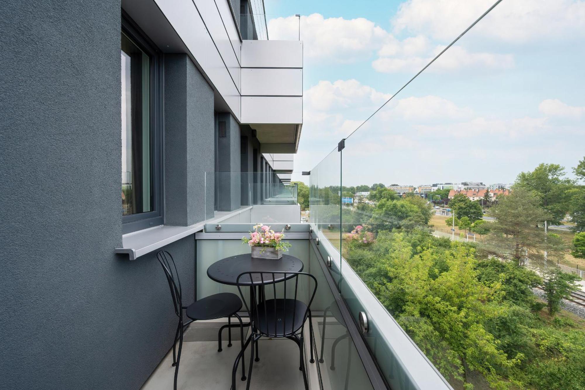 Zwycieska Z Klimatyzacja, Free Garage By Renters Wrocław
