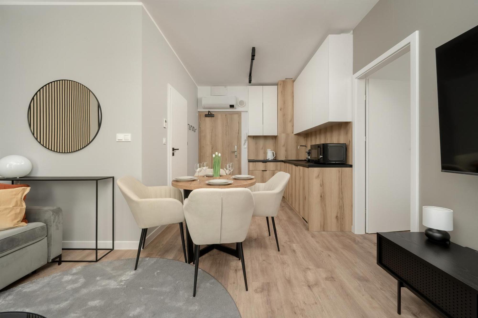 Zwycieska Z Klimatyzacja, Free Garage By Renters Apartament