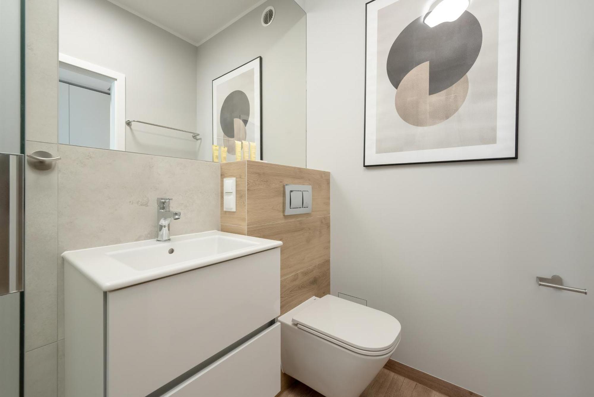 Zwycieska Z Klimatyzacja, Free Garage By Renters Apartment Wroclaw